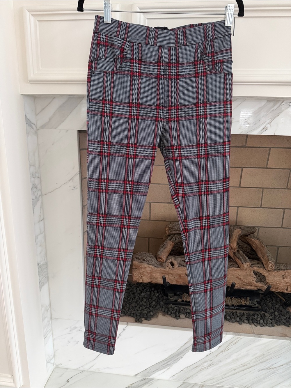 NWT Sanctuary Gray and Red Plaid Leggings